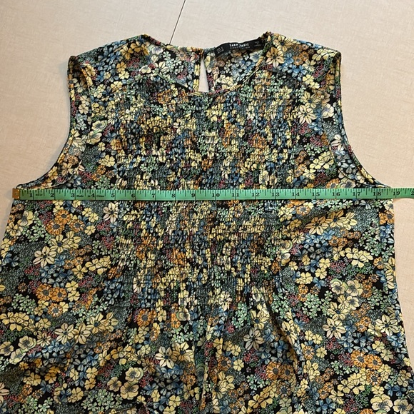 Zara Sleeveless Floral Print Blouse - Small - Picture 10 of 11